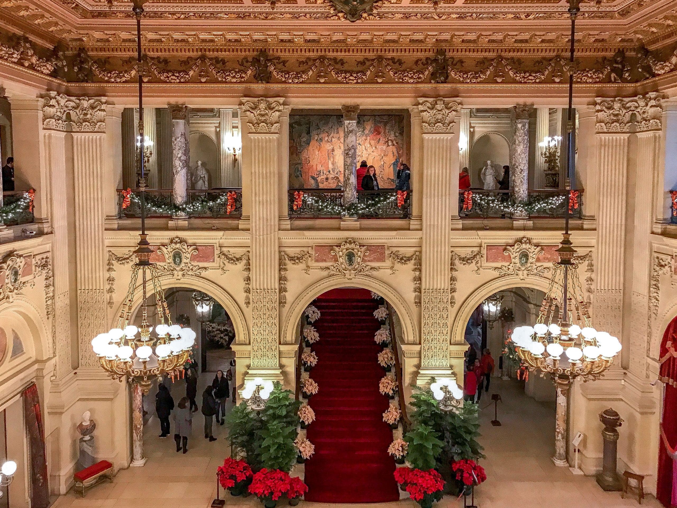 CHRISTMAS AT THE NEWPORT MANSIONS DECEMBER 3, 2021 Wade Tours Bus Tours