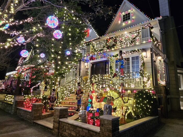 CHRISTMAS LIGHTS TOUR: DECEMBER 18, 2025